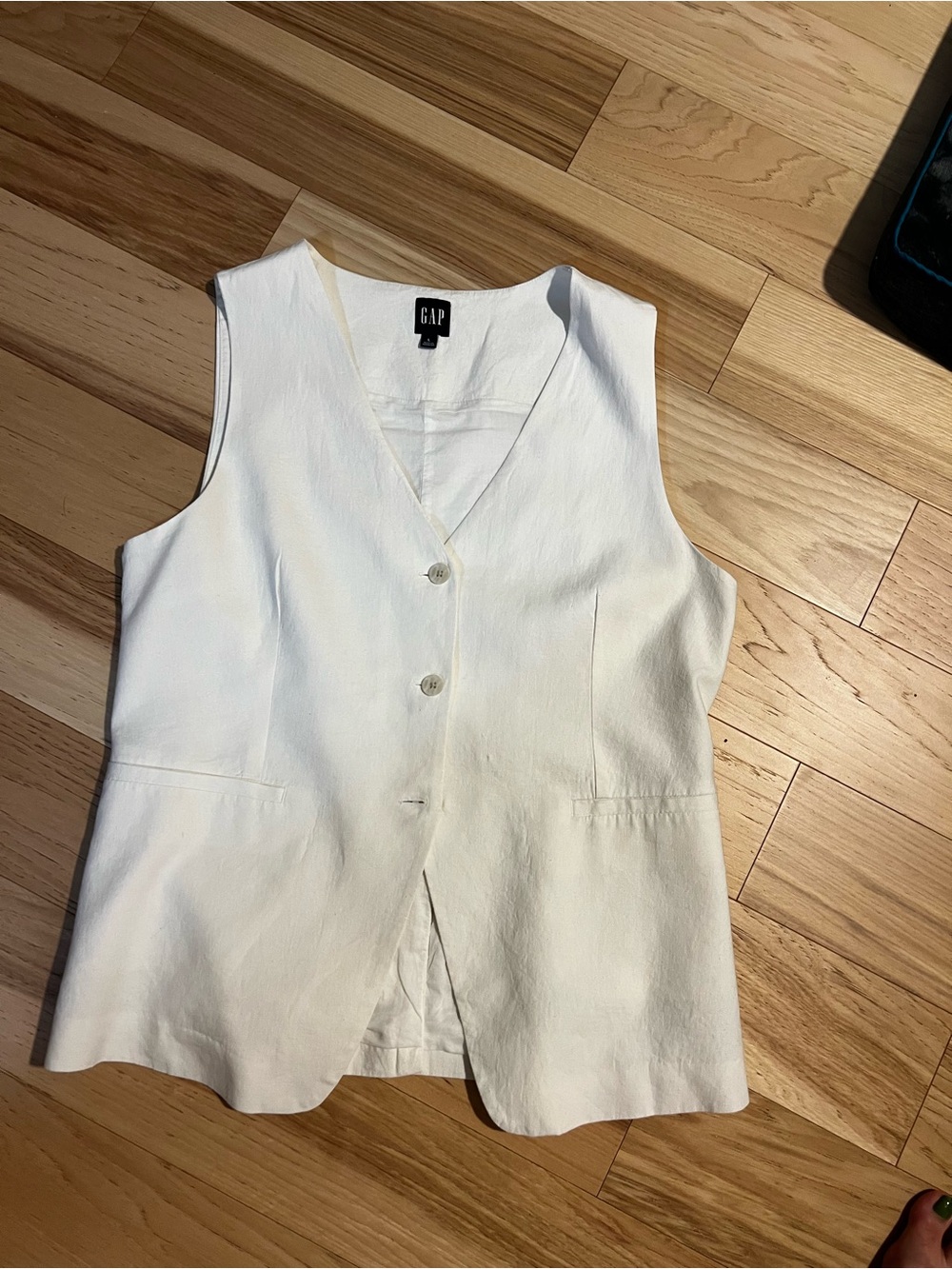 GAP White Sleeveless V-Neck Button Front Vest size L